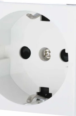 Розетка Экопласт с заземляющим контактом, со шторками, белая LK45 851104-1